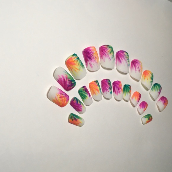 Tropical Matte Square Press On Nails Set of 20 - Picture 2 of 11